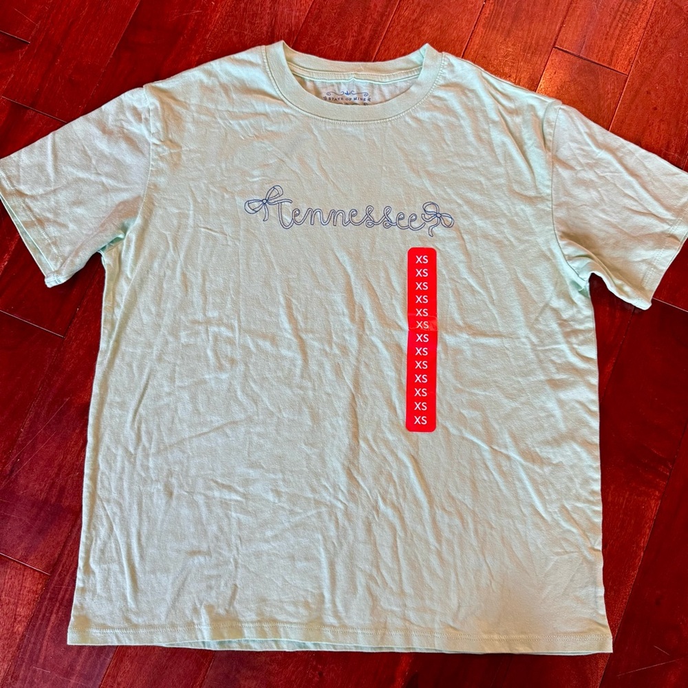 Tennessee Cursive Bows Graphic Mint Green Short Sleeve Tee